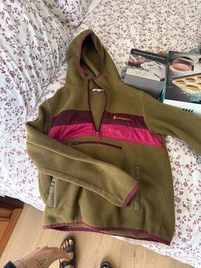 cotopaxi Olive Green Fleece Hoodie with Berry and Magenta Panels